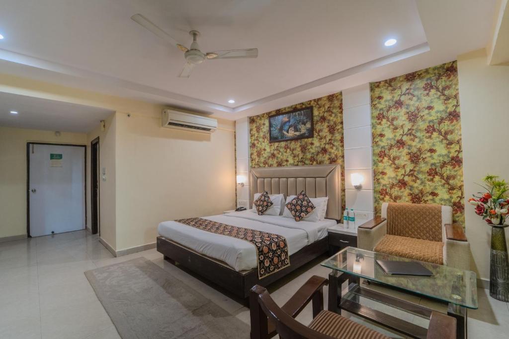 Hotel City Square By KeyMagics - Camera Matrimoniale Deluxe (2 Adulti + 1 Bambino)