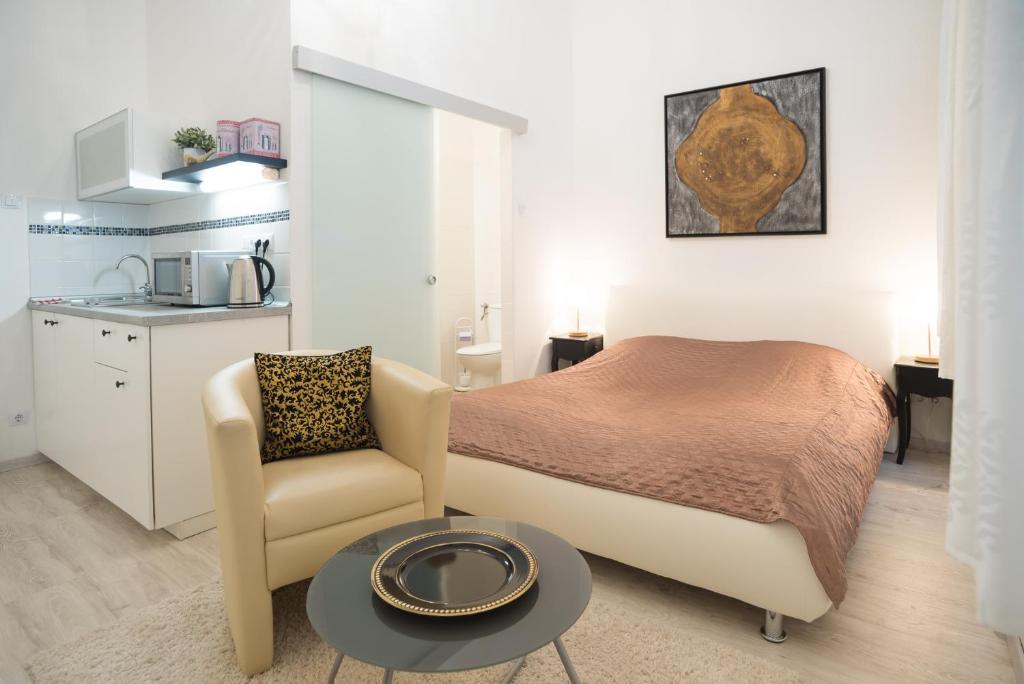 CLAUDIA Apartments Budapest - Housity