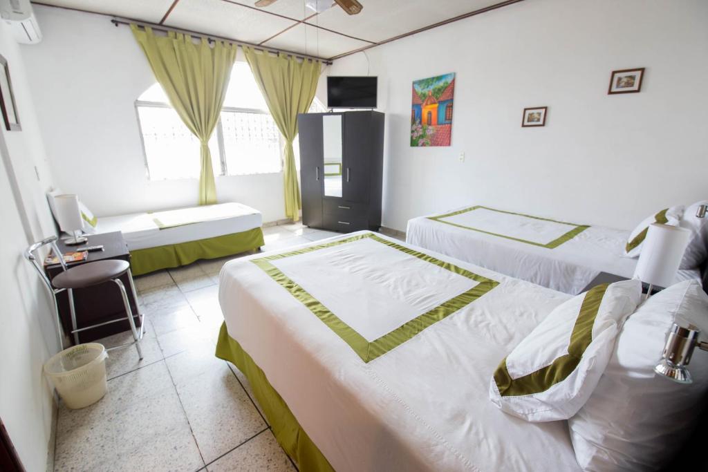 Suites & Apartments San Benito - Zona Rosa - トリプルルーム
