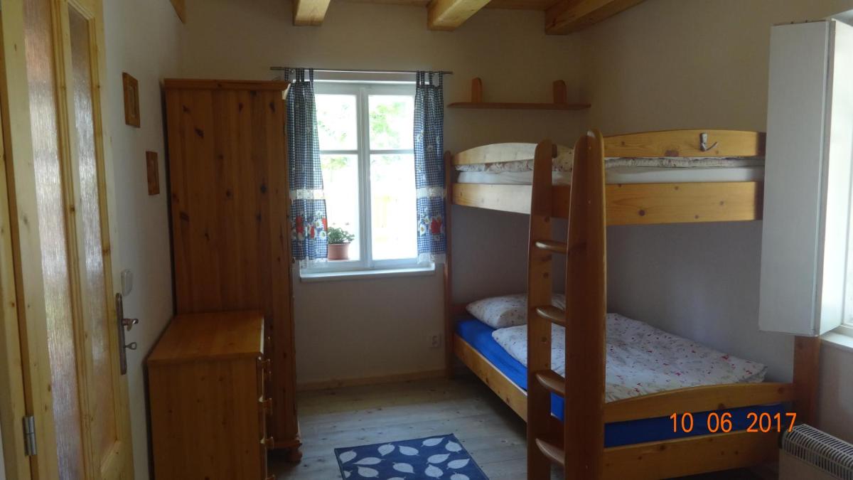 Chaloupka za potůčkem - Housity