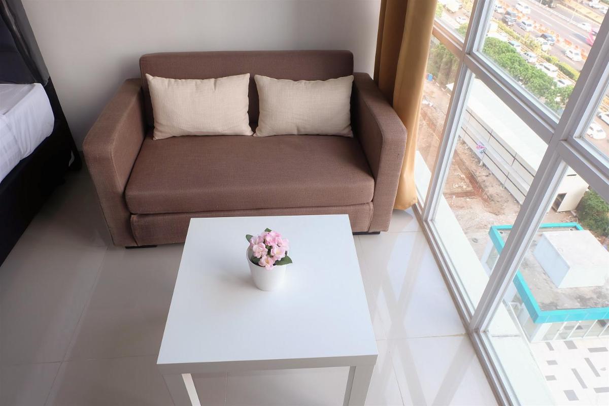 Fully Furnished Studio Apartment Near MT Haryono And Halim By Travelio - Housity