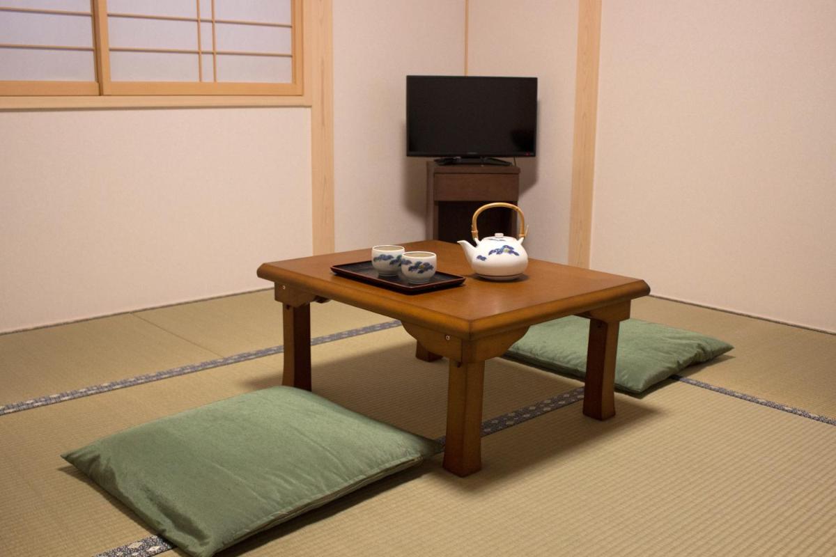 Kamoya Ryokan - Housity
