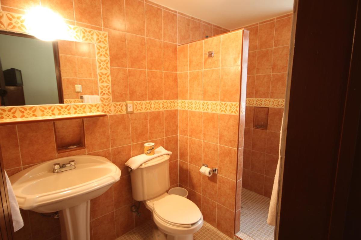 Hotel Monte Alban - Solo Adultos - Housity