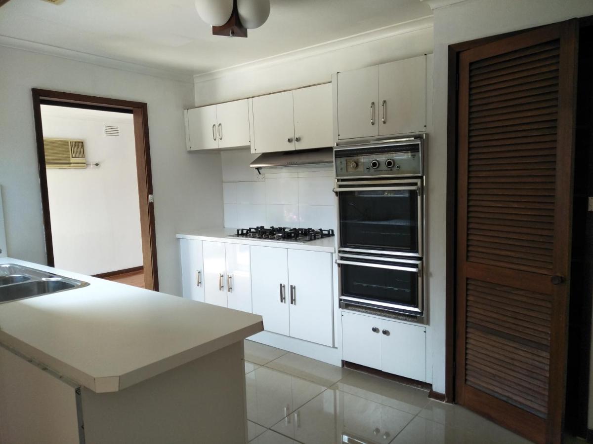 Suitetrails - Caulfield Family Home with Large Space