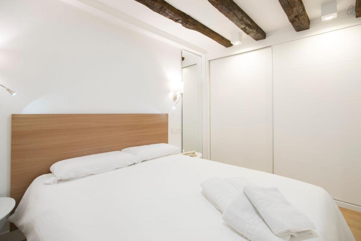 Suitetrails - LUXURY IN OLD TOWN NEAR BEACH - by www,SanSebastianApartments,es