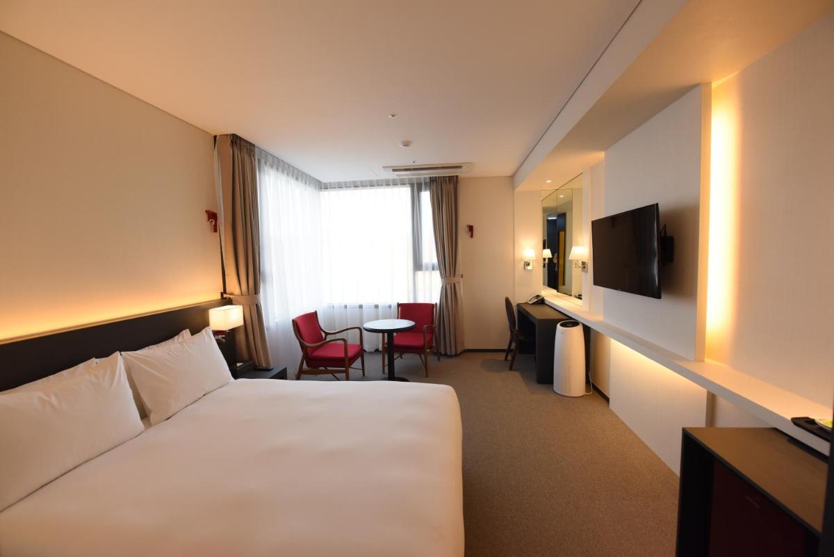Suitetrails - Geoje Artnouveau Suite Hotel