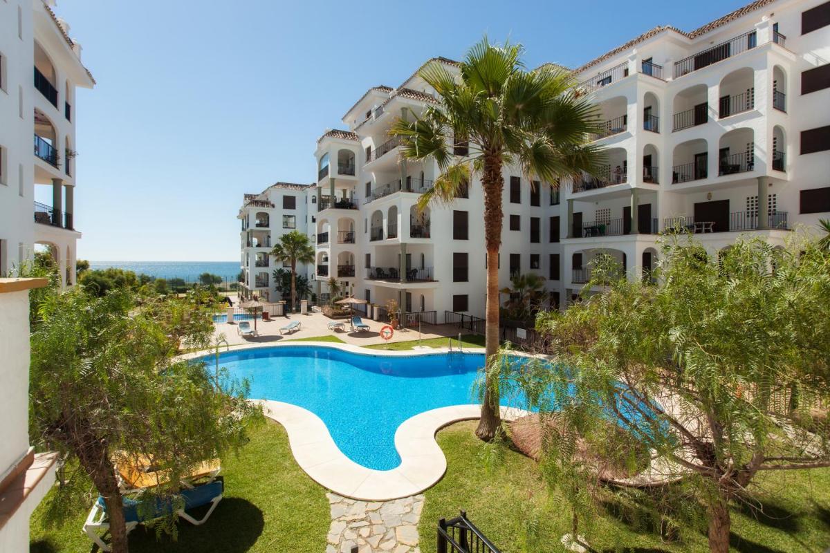 Beach Apartment Marina Duquesa - Housity