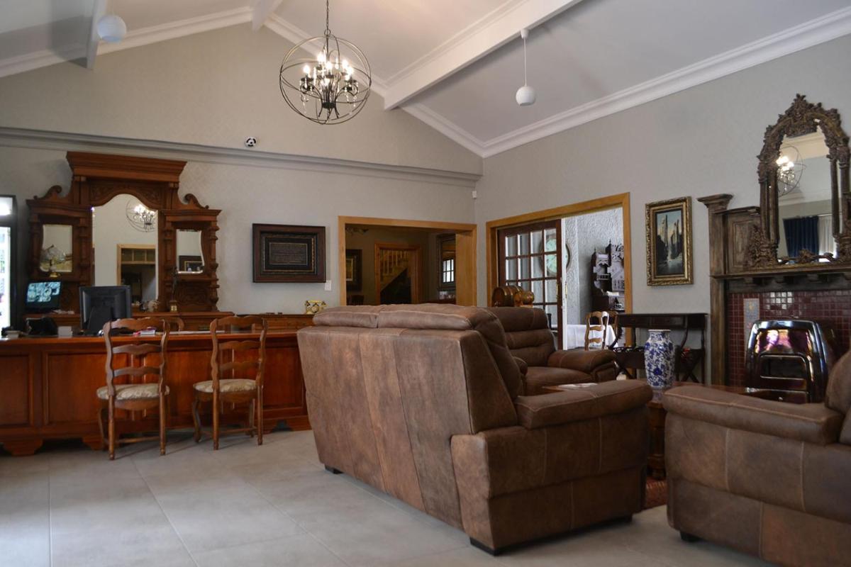 Hobbit Boutique Hotel - Housity