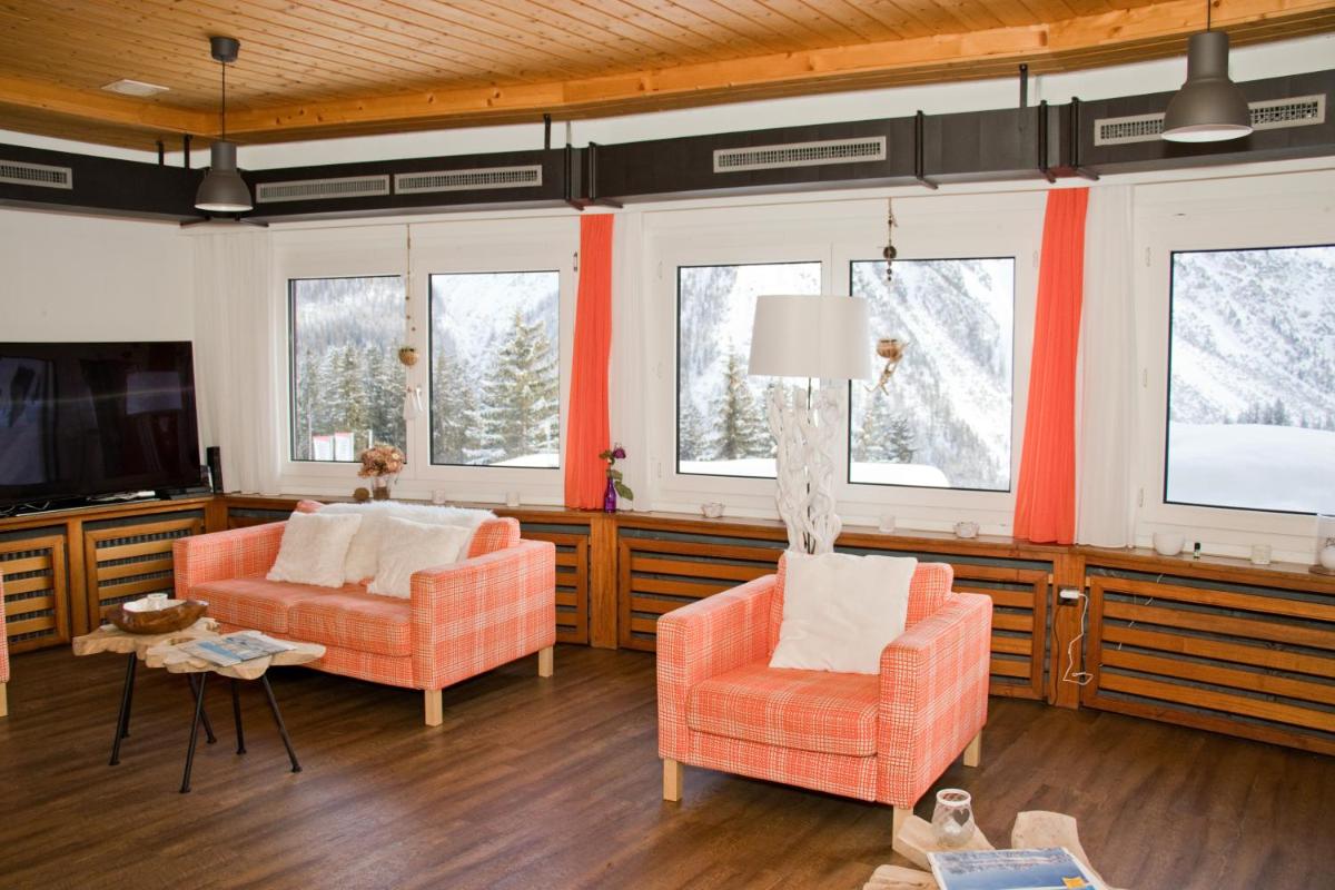Chamanna Bed & Breakfast - Housity