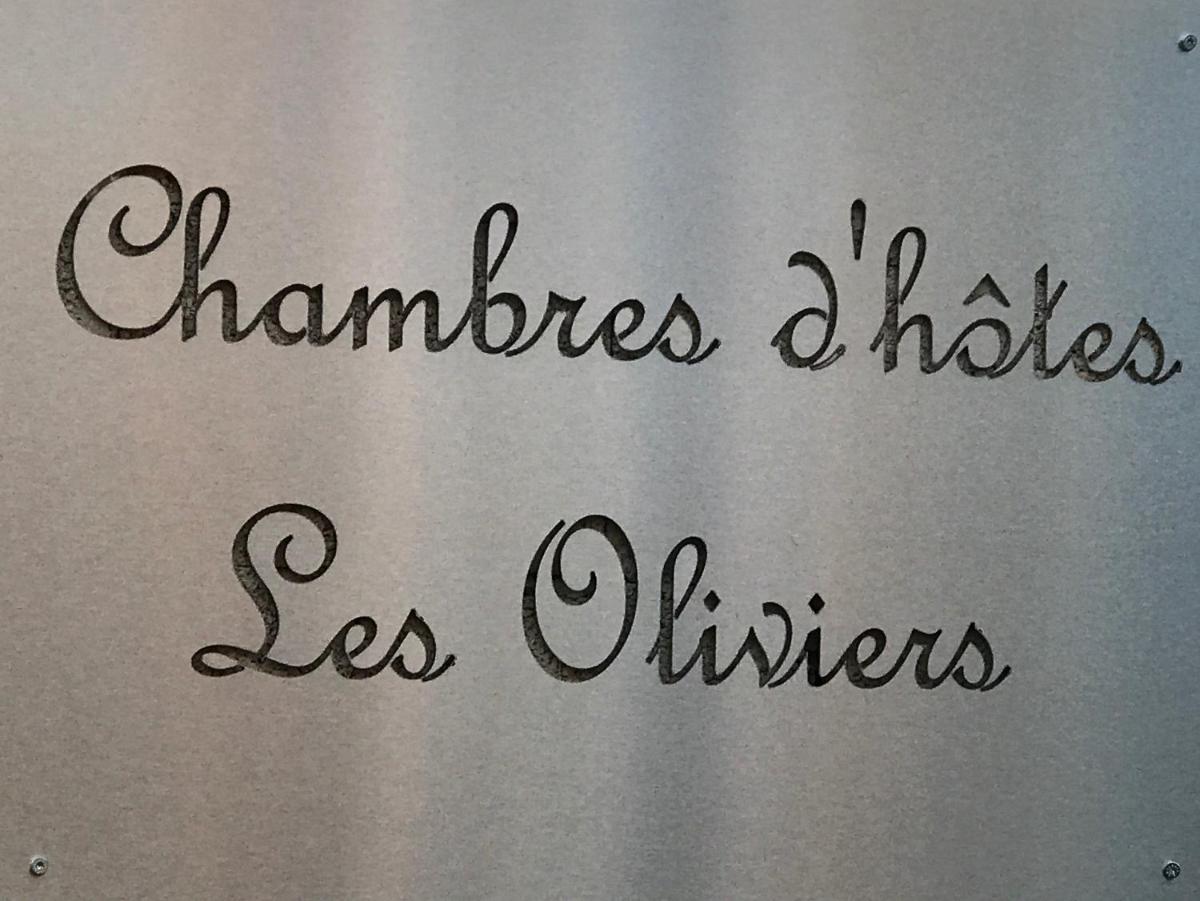 Chambres d'Hôtes Les Oliviers - Marignane - Housity