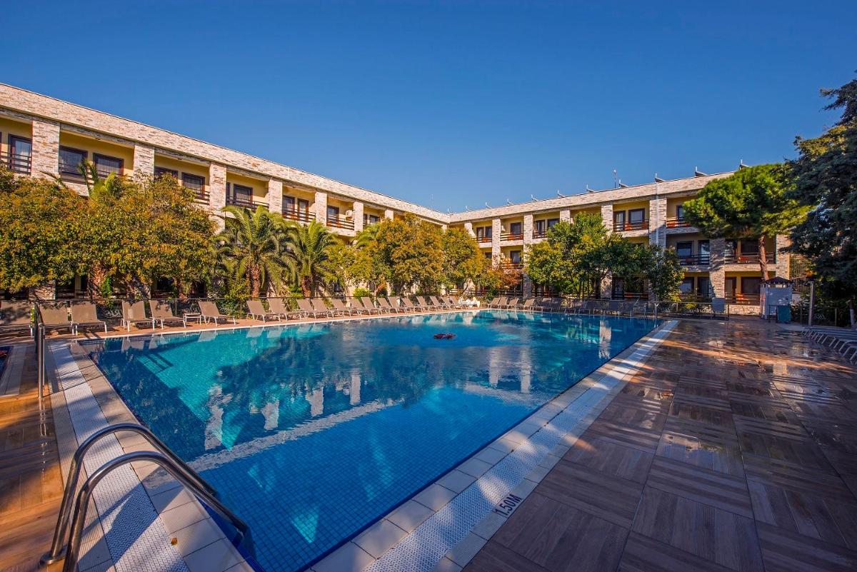 Suitetrails - Iris Hotel