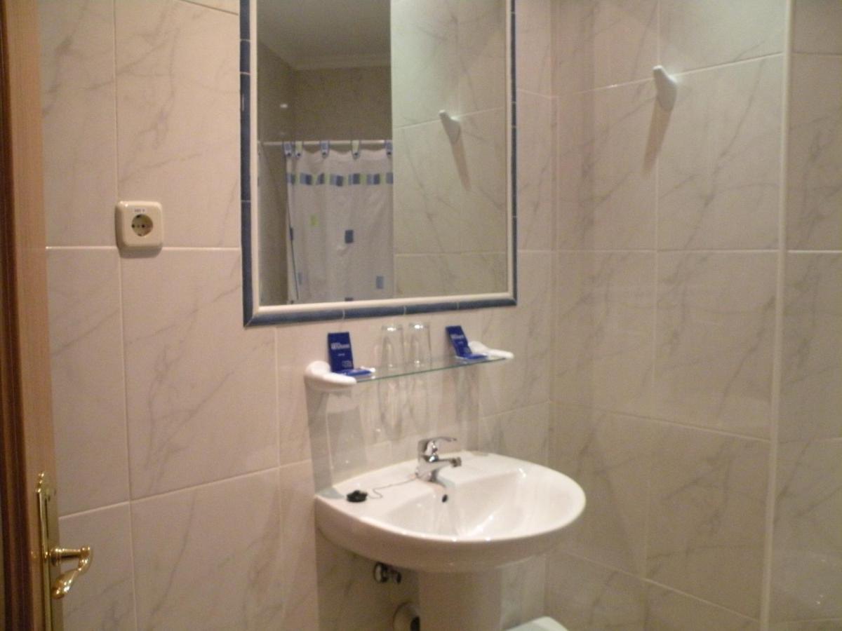 Hostal Benamar - Housity