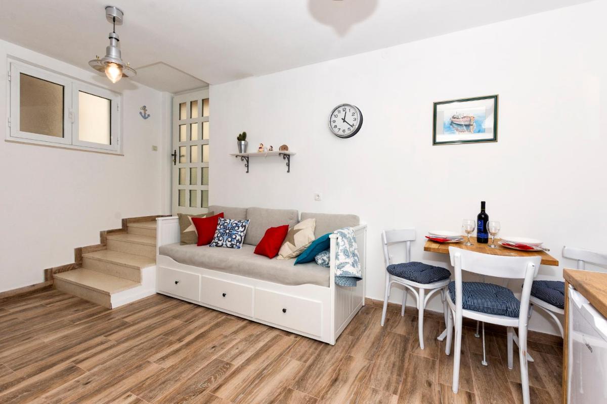 Suitetrails - Old Split Apartment