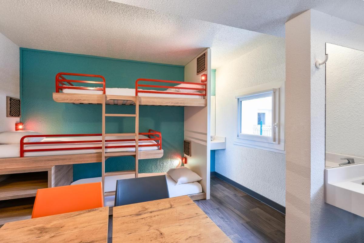 hotelF1 Evry A6 - Housity