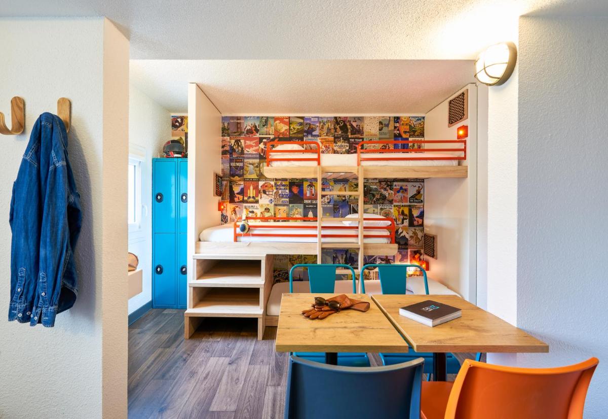 hotelF1 Evry A6 - Housity