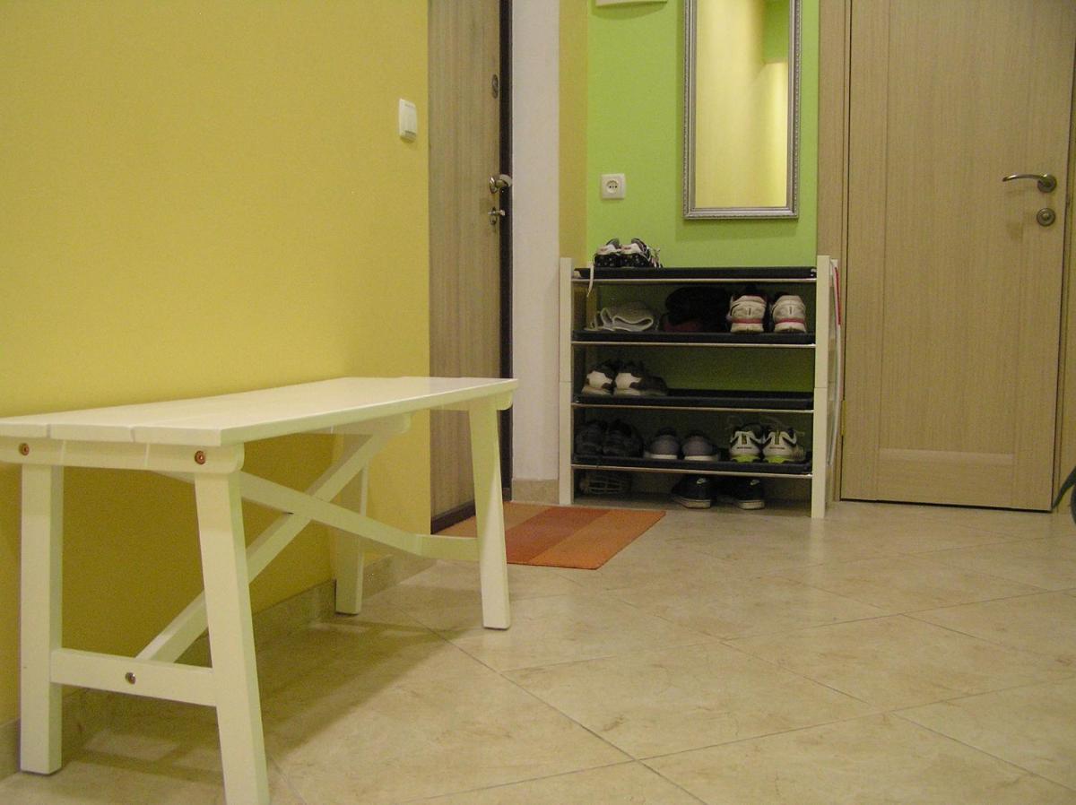 Orange Guest Rooms - Housity
