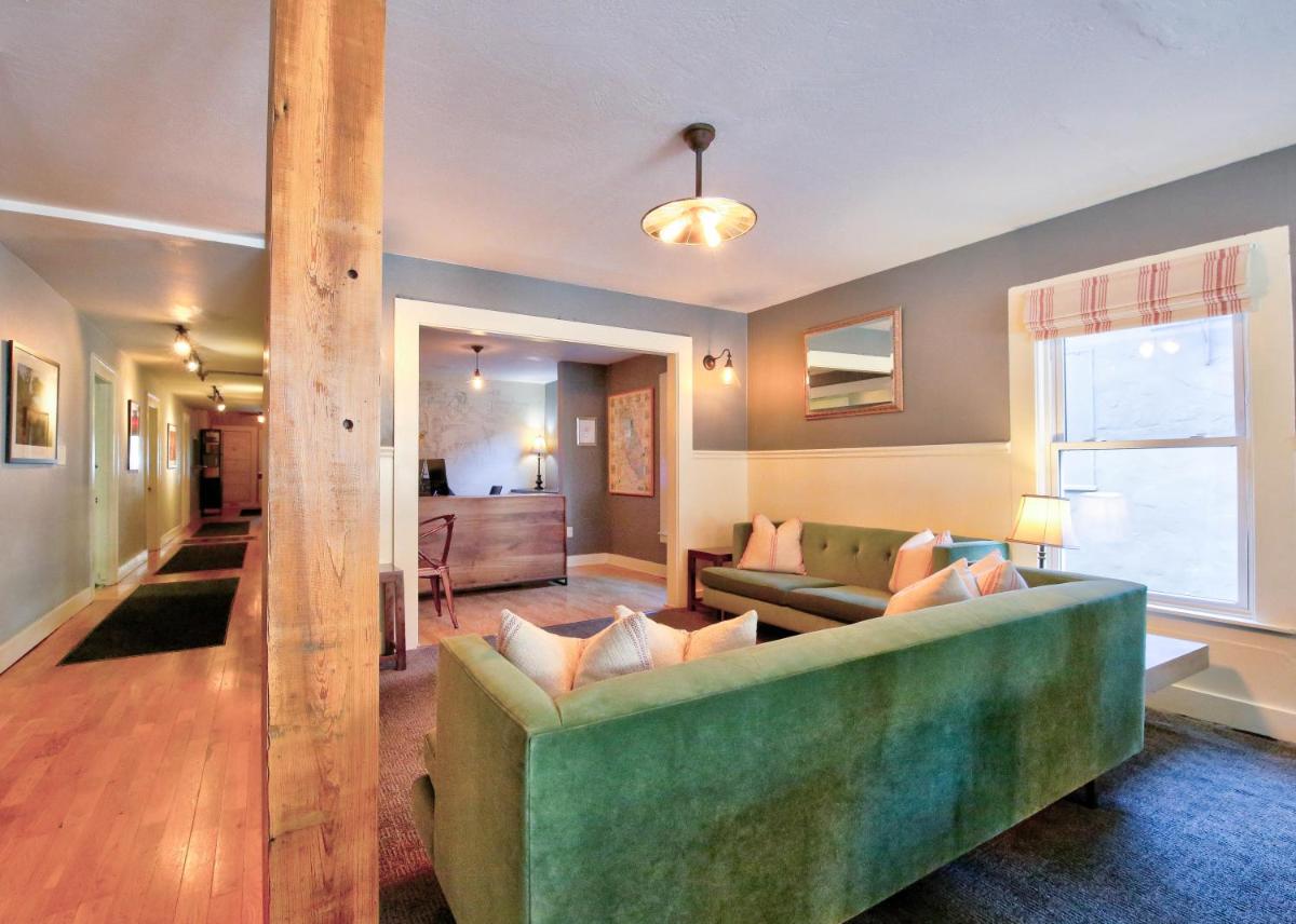 Hotel Charlotte - Housity