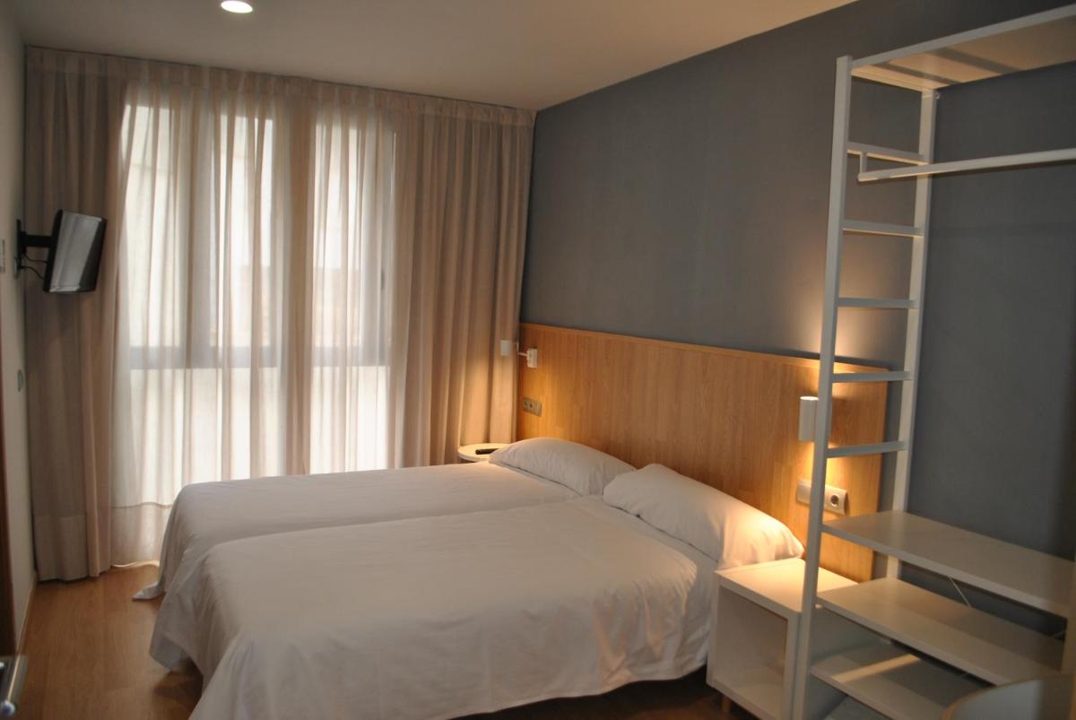 Hostal Universitat - Housity