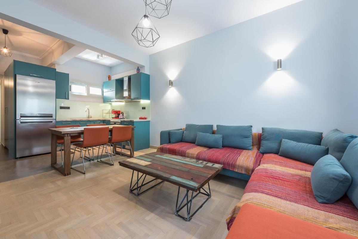 Suitetrails - Athens Tower Boutique Apartment