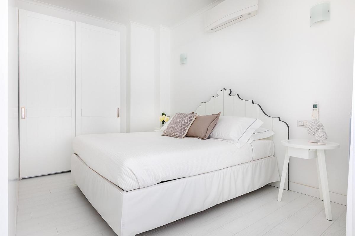 White Stylish Apartments 2 - Housity