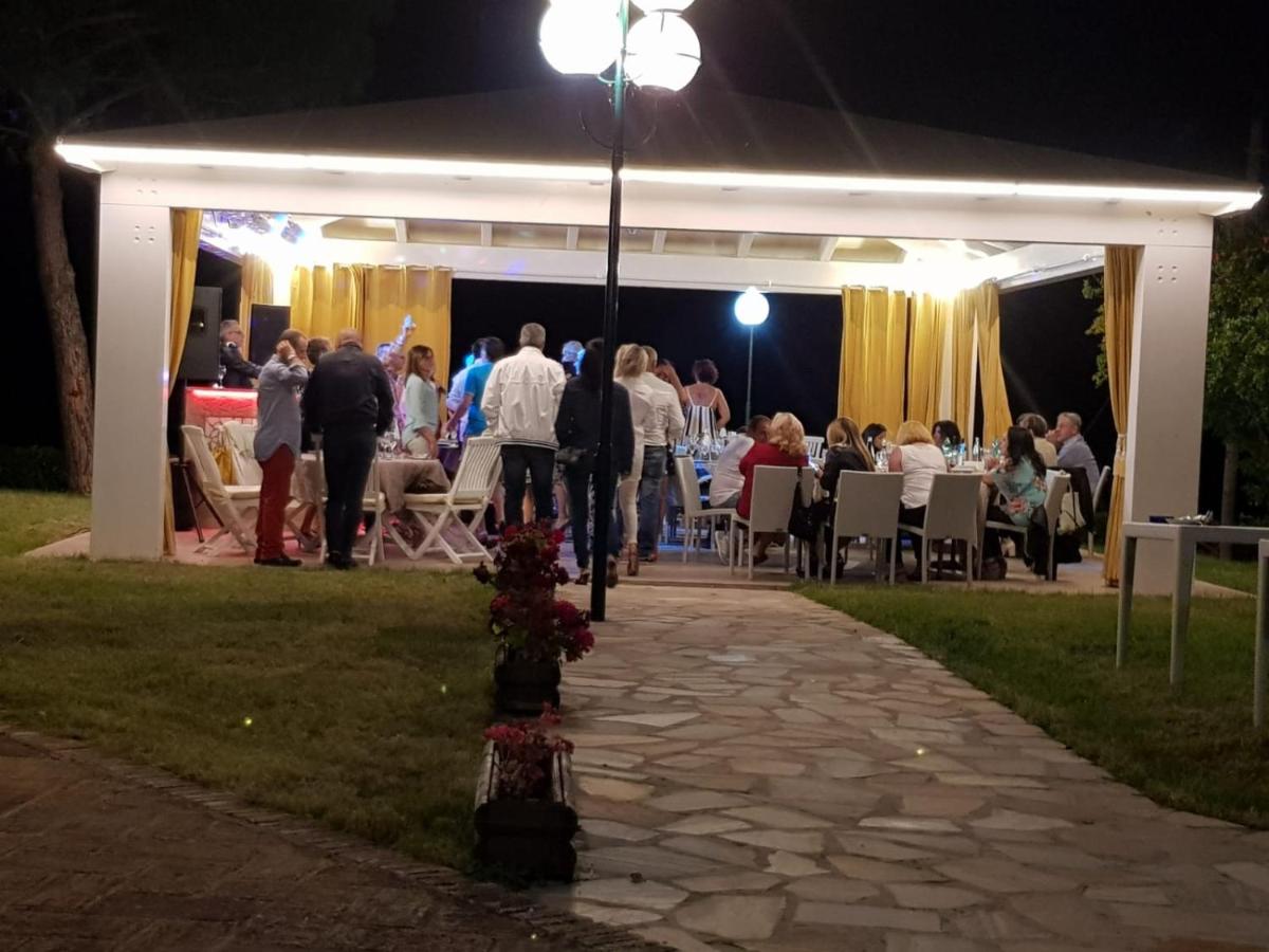 Country House Resort Villa Giardino degli Eventi - Housity