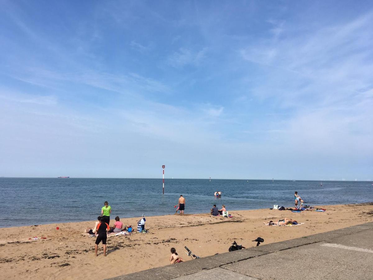 Suitetrails - Margate Holiday Apartment