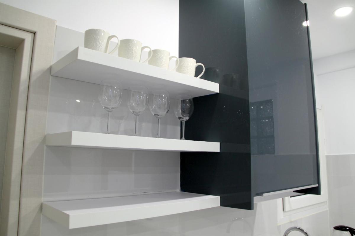 Suitetrails - New Apartment near metro Larissis in the centre of Athens