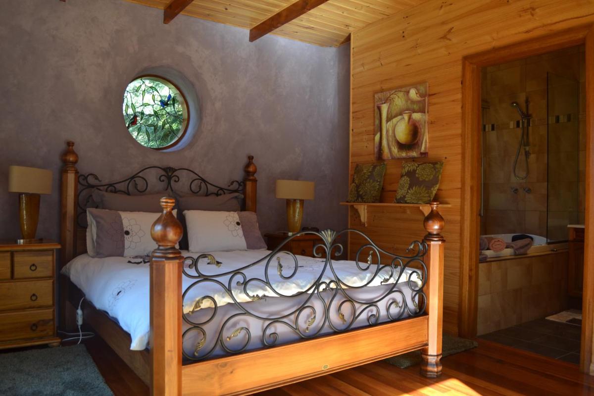 Whispering Spirit Holiday Cottages & Mini Ponies - Housity