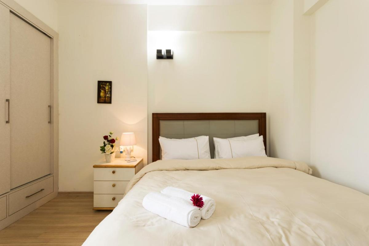 Suitetrails - Hostie Elina-3BR Condo West/Central Delhi
