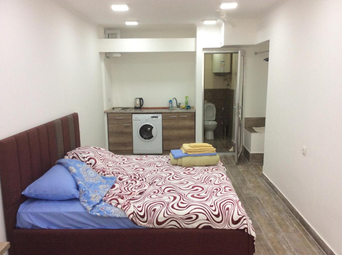 Suitetrails - Apartment on Saryan 24