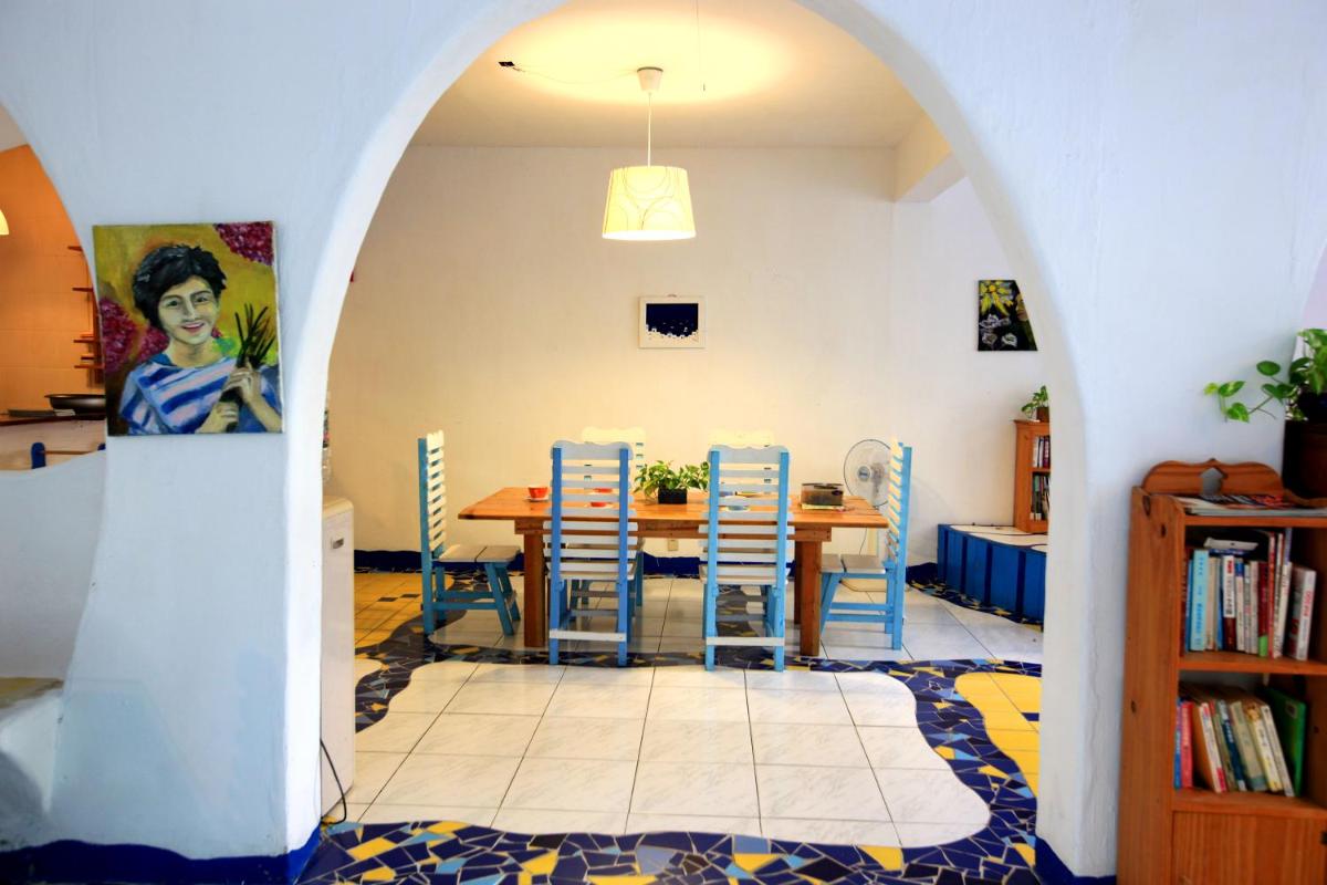 18 Children B&B - Housity