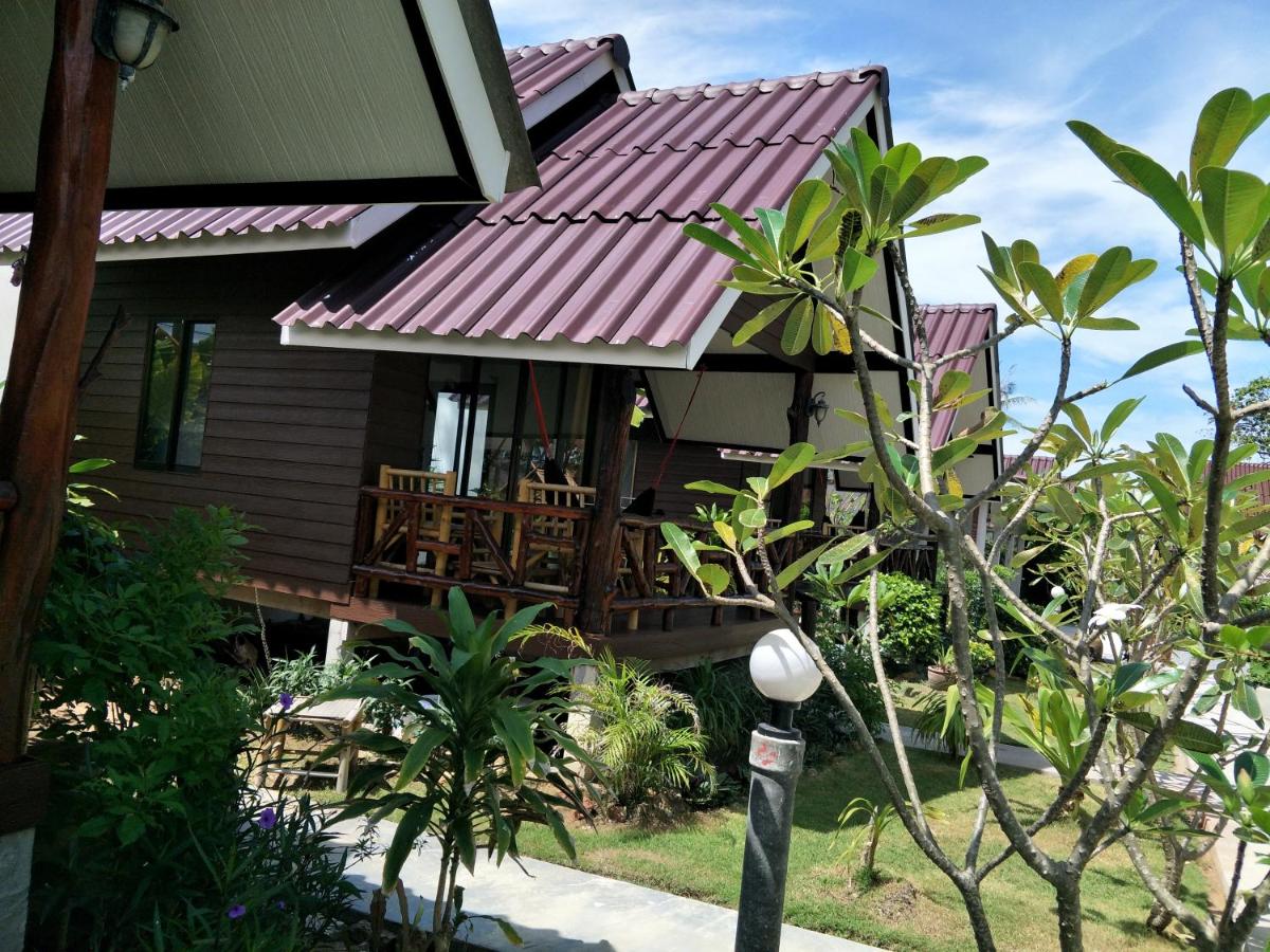 Lanta Fa Rung Beach Resort - Housity