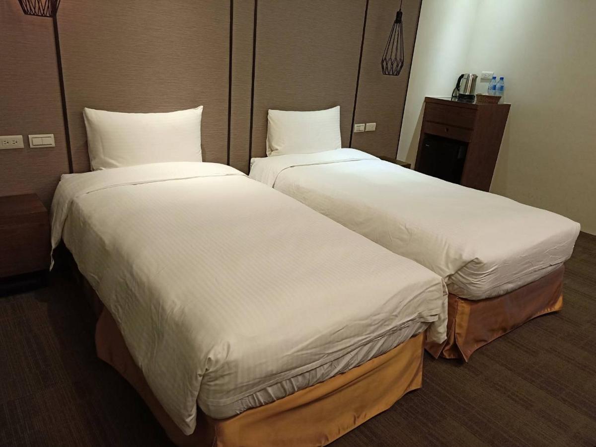 Suitetrails - O2 Hotel Taipei Main Station