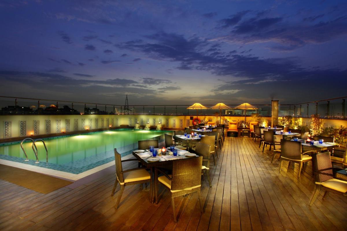 Suitetrails - Mahagun Sarovar Portico Suites