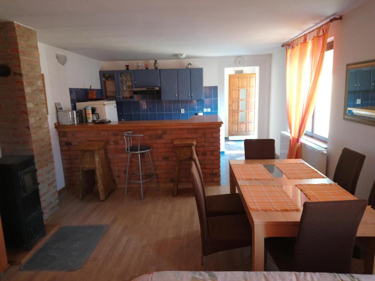 Suitetrails - Studio apartman KOTRO