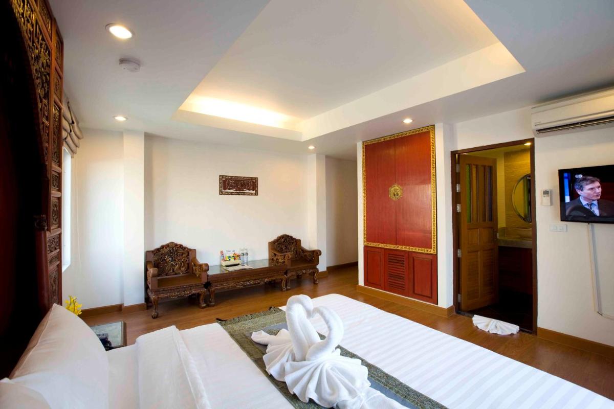 Korbua House - Housity