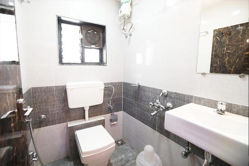 Hotel Golden Hayyath Inn - Housity