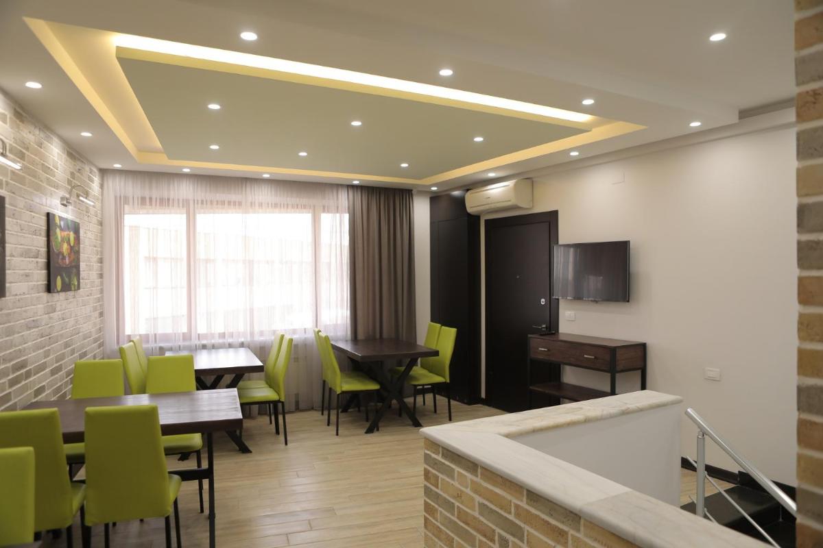 4Room Hotel - Hizvo