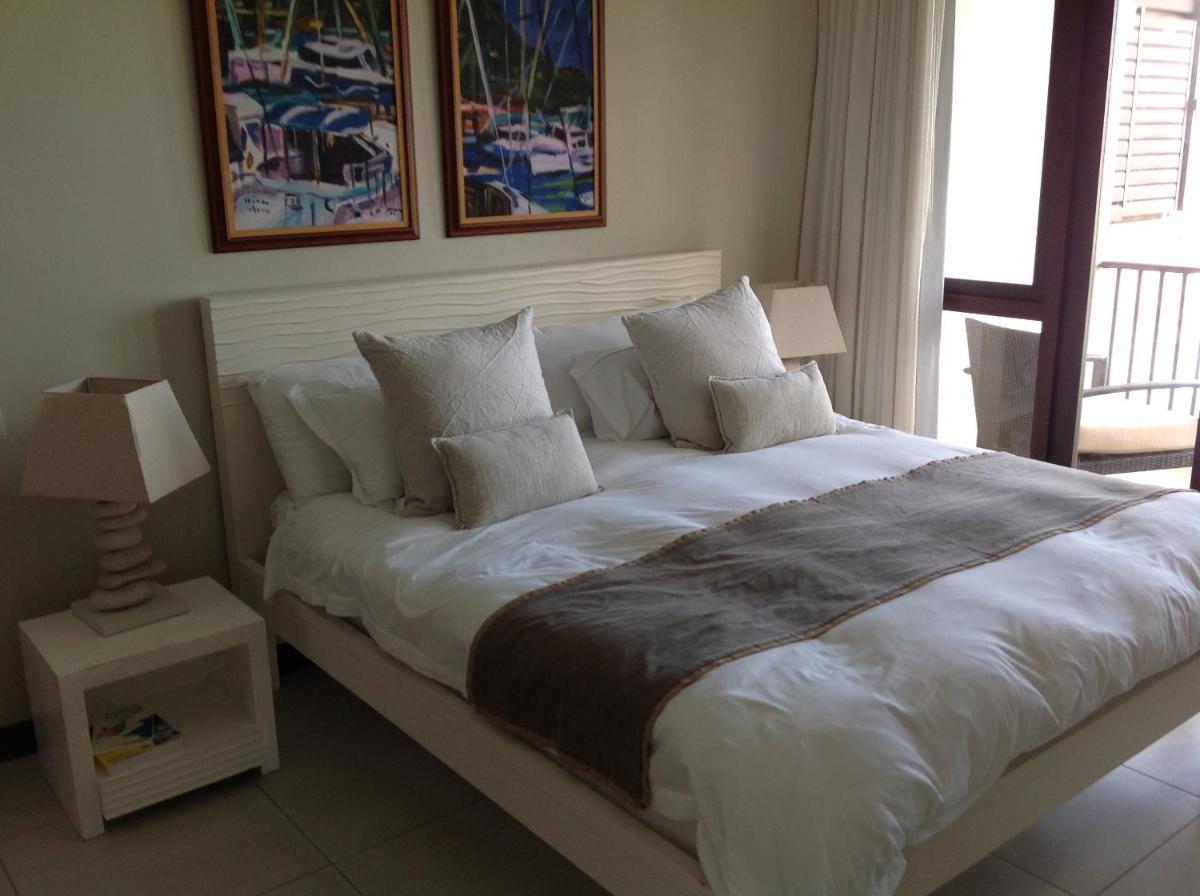 Eden Island luxury apartment sea view - Housity