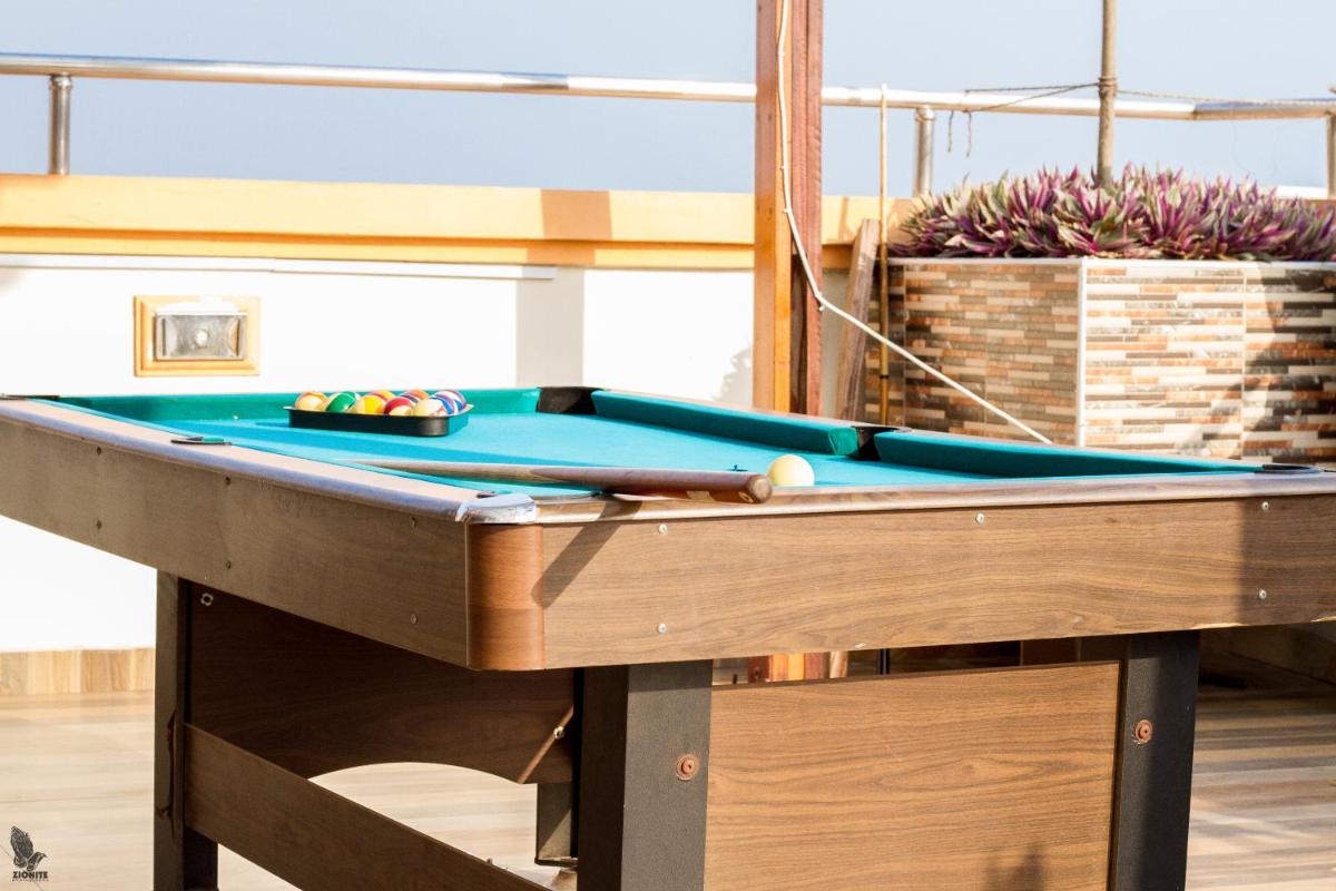 PLUS 33 HOTEL - Housity