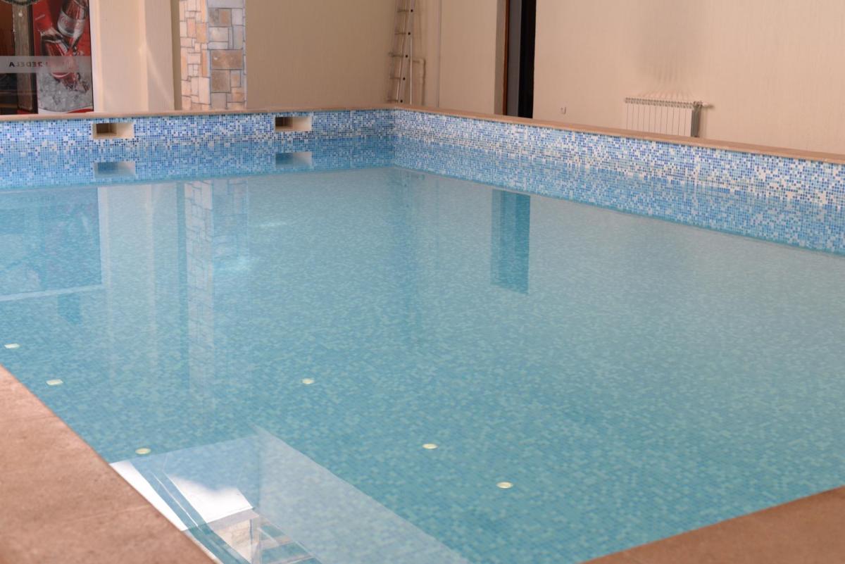 Suitetrails - Predela Nadezhda Apartment