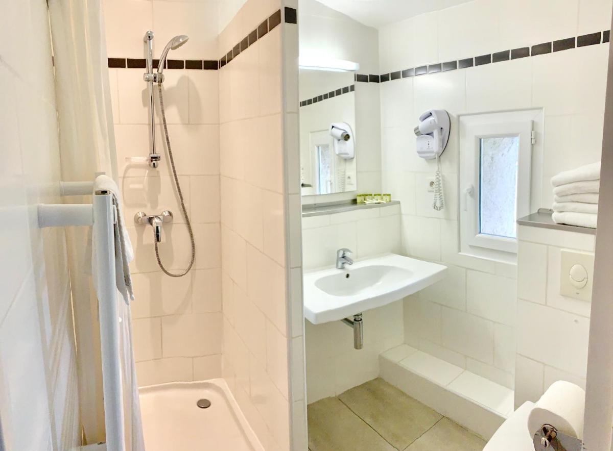 Logis Auberge Cigaloise - Housity