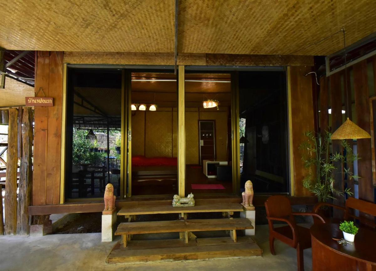 บ้านเพื่อน อยู่ในป่า - Friend's house Homestay Mae Tang - Housity