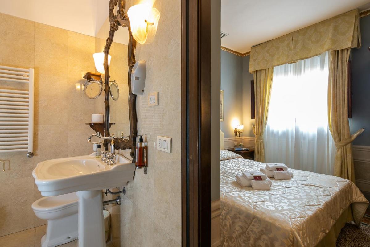 I Portici Hotel - Residenza D'Epoca - Housity