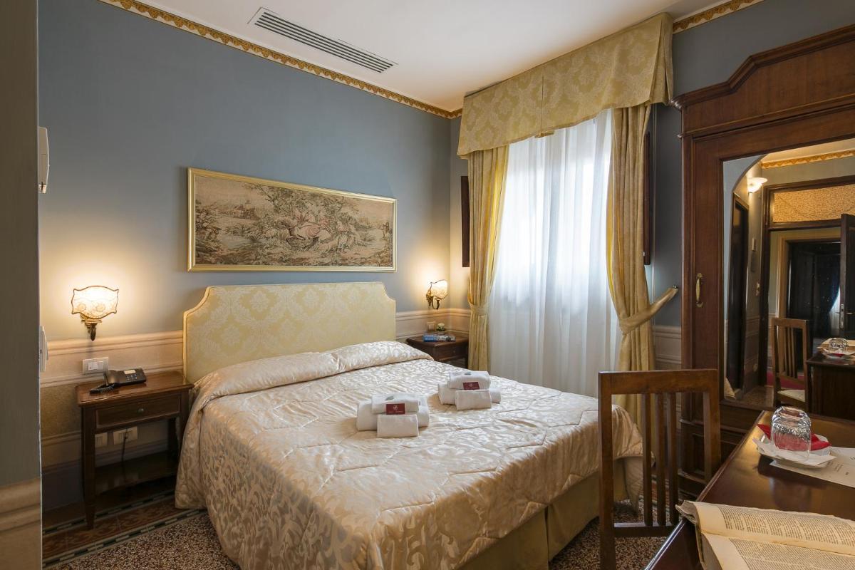 I Portici Hotel - Residenza D'Epoca - Housity