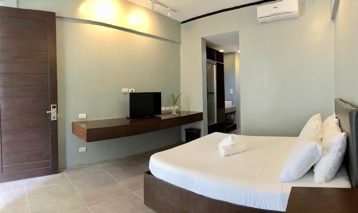 Seabird International Resort - Housity