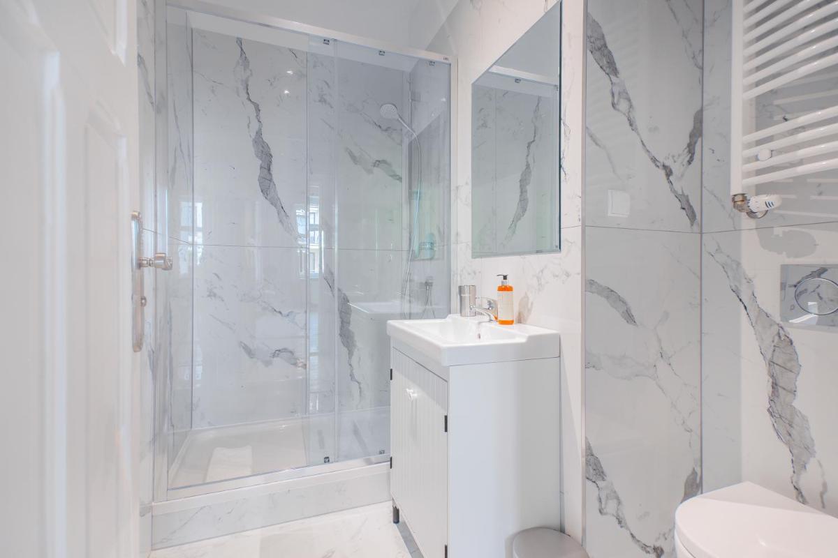 Suitetrails - Riviera Residence Apartments
