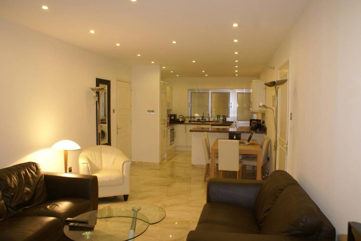 Suitetrails - Amathusia beach apartment