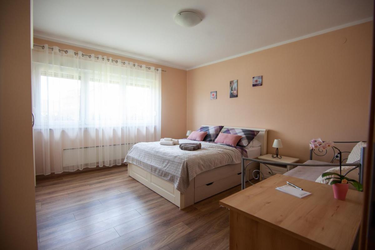 Apartmani Slavek - Housity