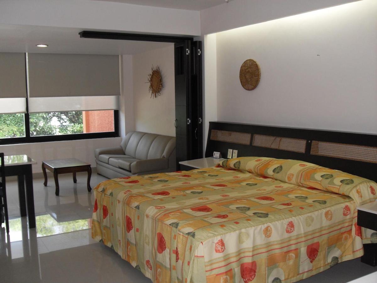 Hotel Playa Cristal - Housity